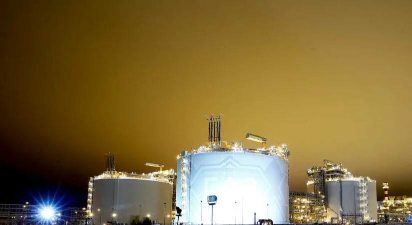 Putyin a baráti országoknak adná el a földgázt, hamarosan átirányítja az LNG-szállítmányok egy részét Ázsia felé