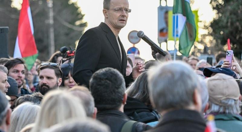 Szijjártó Péter: Magyarország nem kér a zsarolásból, nem kér a fenyegetőzésből