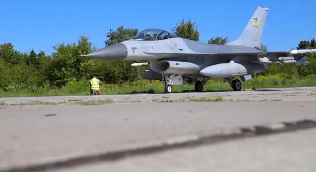Reuters: az ukrán F-16-osok hetek óta nem rendelkeztek rakétákkal az orosz támadások idején