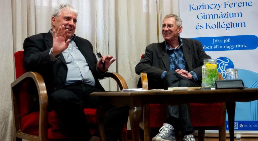 A 70 éves Bán János színészlegenda volt a Kazinczy Ferenc Gimnázium vendége - fotók