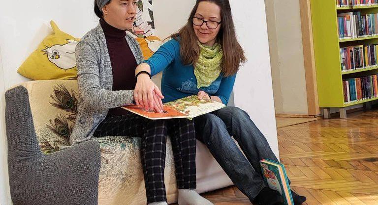 Ölelések és mesék a könyvek birodalmában