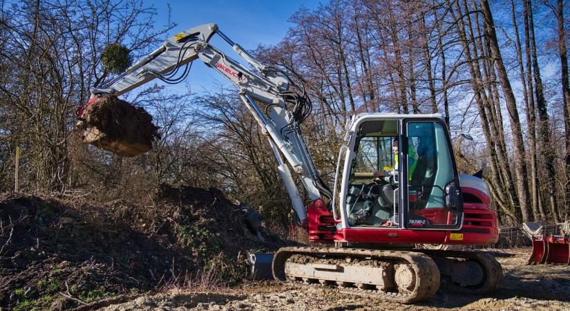 Megkezdődött a felújítás a Veszprém–Ajka vasútvonalon