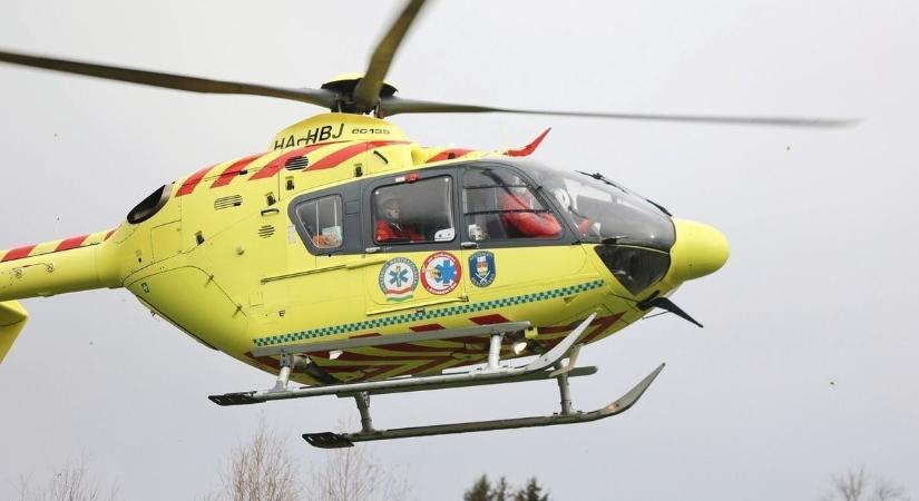Baleset az M44-esen: mentőhelikoptert riasztottak Tiszakürt térségébe