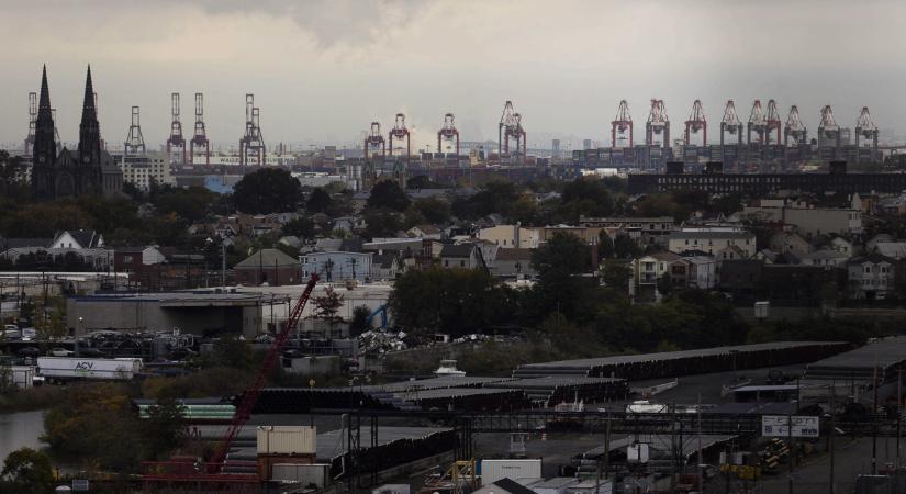 Bekövetkezett, amitől a döntéshozók is rettegtek: egyszerre két problémát kéne kezelni Amerikában