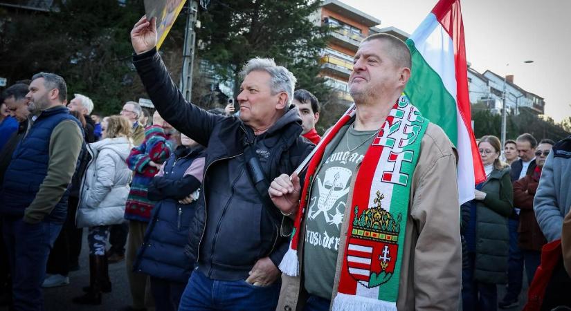 Szijjártó Péter: Volodimir Zelenszkij vegyen vissza az arcából