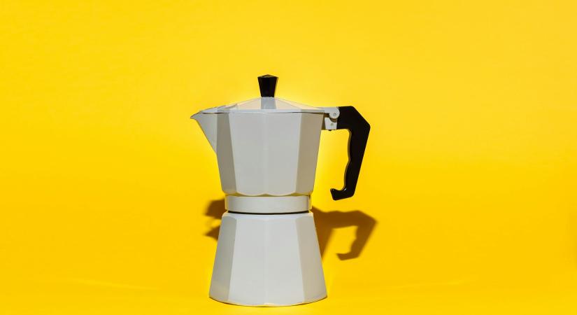 Cseréljük ki a kotyogós kávéfőzőben a vizet tejre! – meglepő dolgot fogunk tapasztalni