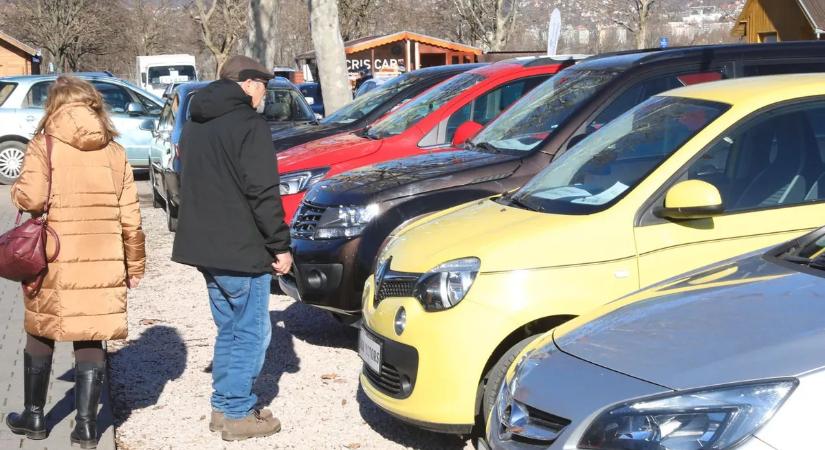 Robbanás a használt autók piacán: februárban rekordot döntött az érdeklődés