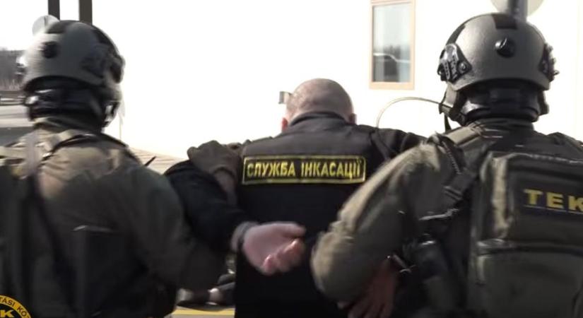 Aranykonvoj-botrány: ukrán oknyomozók buktatták le Zelenszkij kulcsemberét, akit a TEK a flaszterre nyomott, és arra is van egy jó tipp, kinek a pénzét furikázták