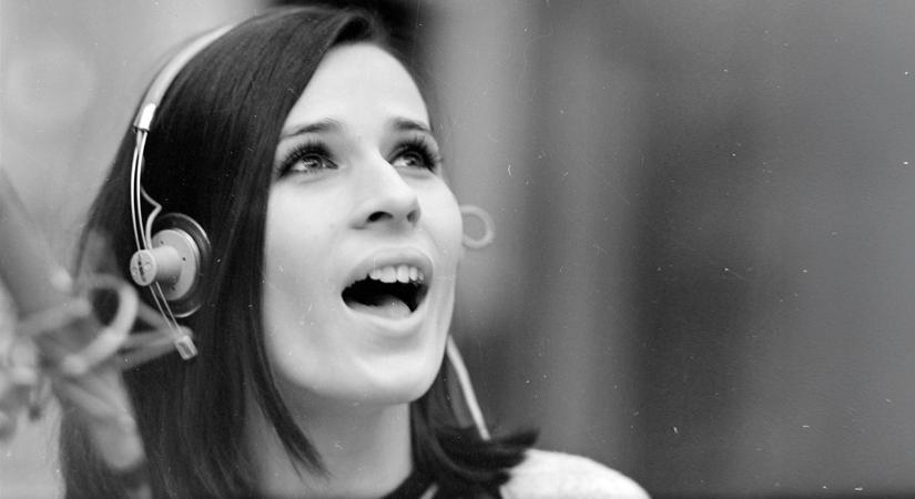 80 éves Koncz Zsuzsa, aki mindig hitt a dal erejében – ilyen volt fiatalon a legendás énekesnő