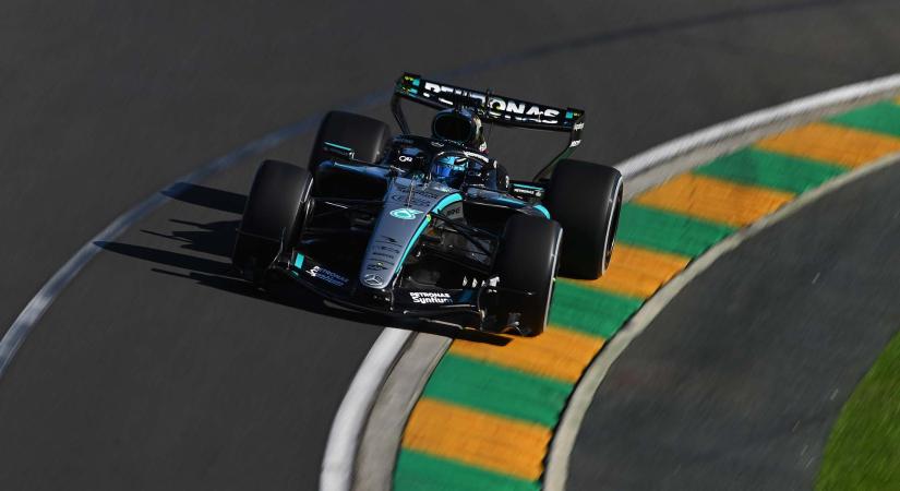 Russell a pole-ban, Verstappen a gumifalban az ausztrál időmérőn!