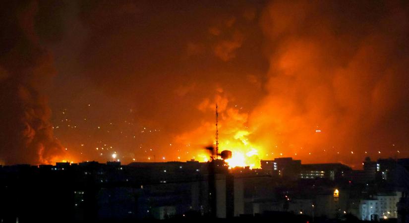 Izrael eltalálta Teherán repterét, de Jeruzsálemben is lehetett robbanásokat hallani