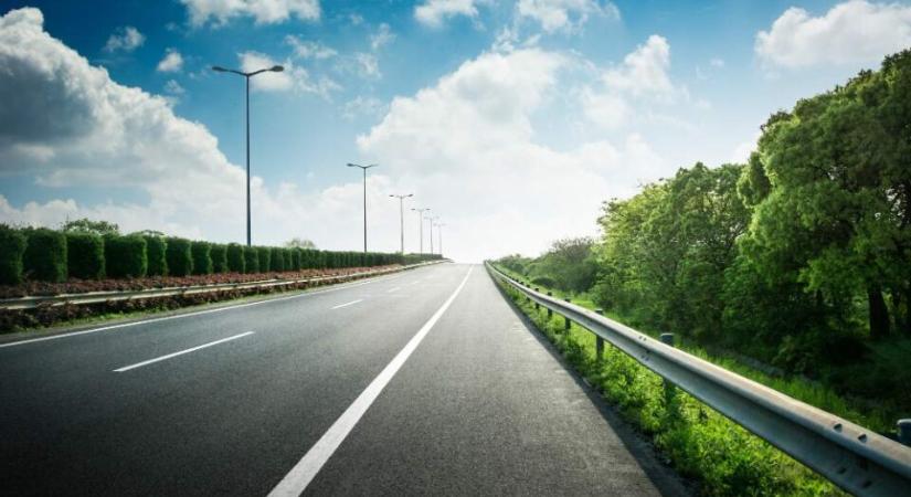 Autópálya matrica árak 2026 – Kiszámítható emelkedés és váratlan kedvezmények