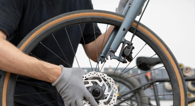 Ne pattanj fel a bringára anélkül, hogy ezt ne ellenőriznéd – ennyibe kerül egy teljes szerviz Szegeden