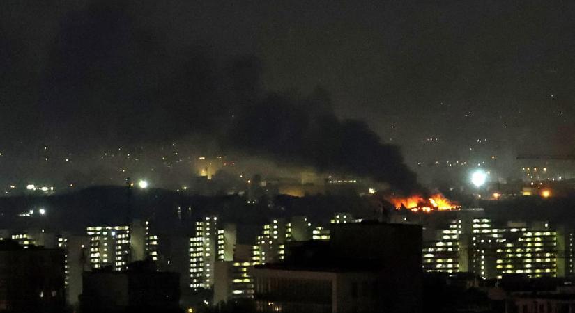 Földalatti rakétagyárat támadott Izrael Teheránban, újabb rakétahullámra készülnek az Emirátusokban – percről percre a közel-keleti háborúról