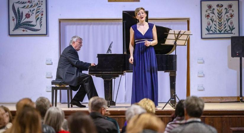 Különleges szerelmi vallomások a Faluházban (galéria)