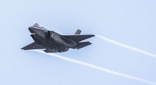 Lengyelország a levegőbe emelte a vadászgépeit az Ukrajna elleni szombat hajnali orosz légitámadás miatt