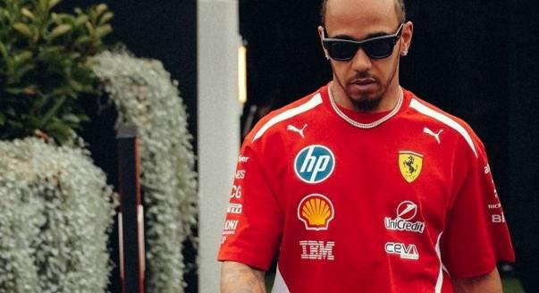 „Ha ez a kompressziós trükkből adódik, és az FIA engedte…” – Hamilton a Mercedes előnyéről