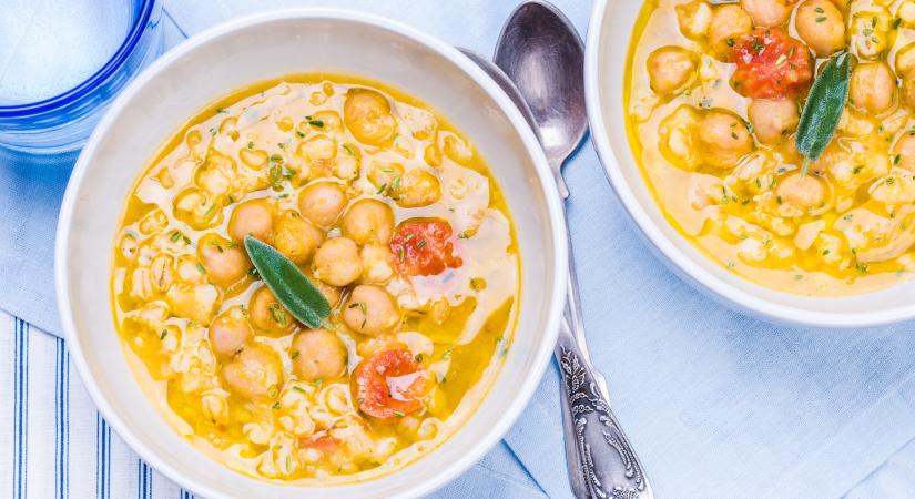 Hagyományos görög leves csicseriborsóval: az új kedvenc húsmentes recepted