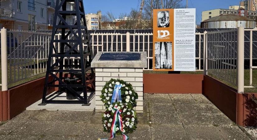 Lerótták a tiszteletüket Hajdúszoboszlón a híres geológus előtt