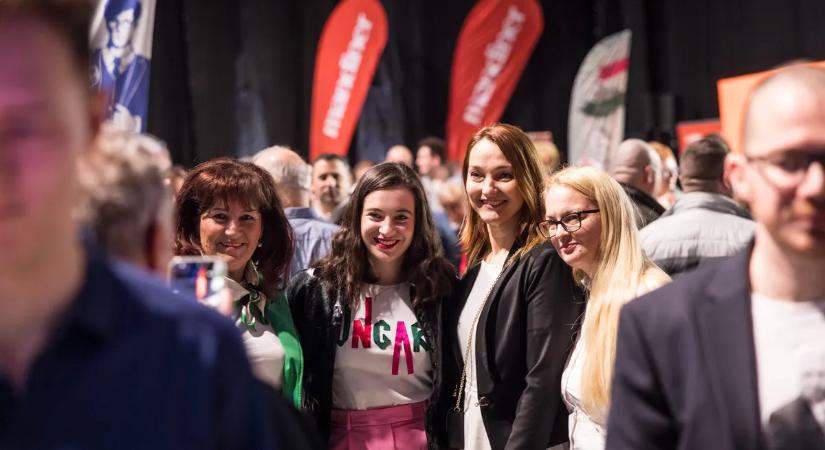 Orbán Viktor: A valaha volt legnagyobb Háborúellenes Gyűlés!