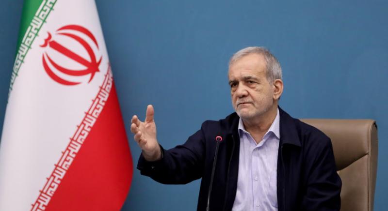 Váratlan fordulat a háborúban: tűzszünetet jelentett be az iráni elnök