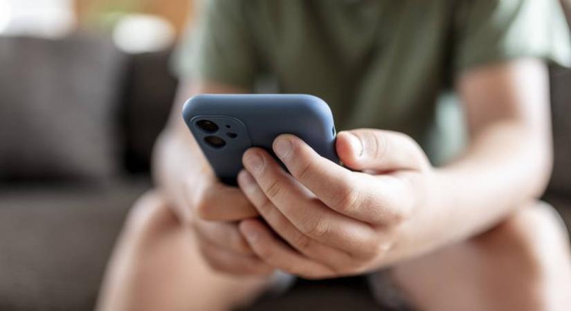 Piros figyelmeztetés jelenik meg sokak mobilján: így kell értelmezni