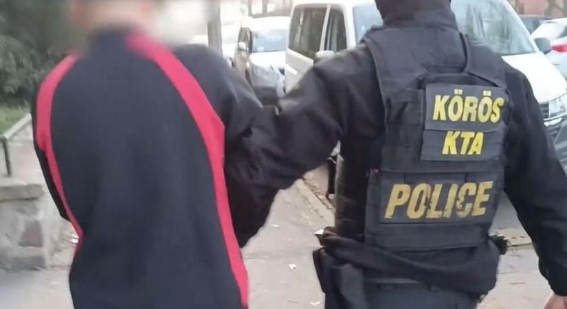 Villanyóraszekrénybe rejtették a kristályt: Szolnoki drogelosztópontra csaptak le a rendőrök