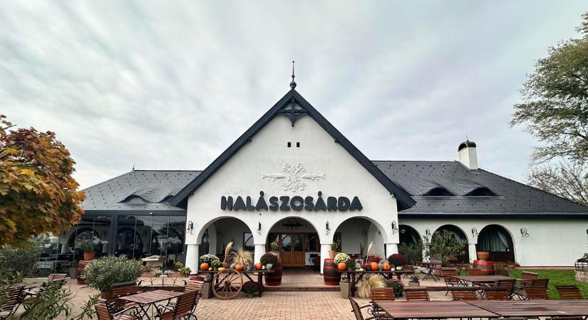 A nádasok halk suhogása s a Balaton közelsége – nyit a keszthelyi Halászcsárda