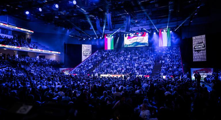 „Aranybudis, csíkszivogató mafiaállam” – a debreceni DPK-ról üzentek Volodimir Zelenszkijnek