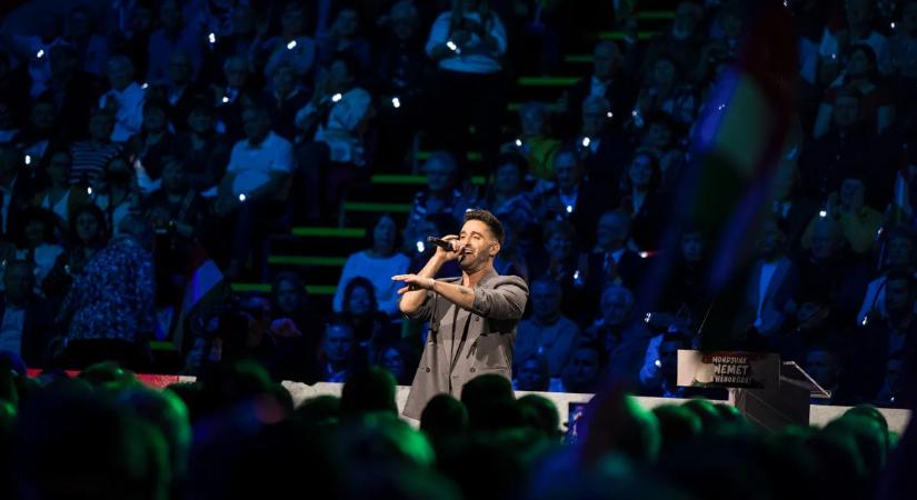 Király Viktor fantasztikus hangulatot csinált debreceni Háborúellenes Gyűlésen!