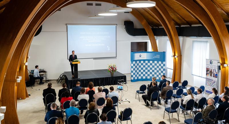 Egyszeri juttatást kapnak a szakképzésben oktatók is