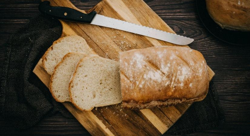 5 perces sajtos kenyér tönkölylisztből – gyors recept élesztő nélkül