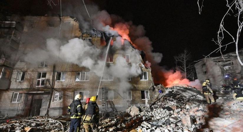 Lakóházakra hullottak a rakéták: ez volt az egyik legvéresebb éjszaka Harkivban a háború kezdete óta