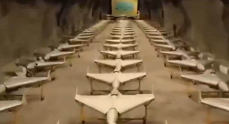 Irán megmutatta hatalmas földalatti rakétavárosát, ahol végeláthatatlanul sorakoznak a halál hírnökei