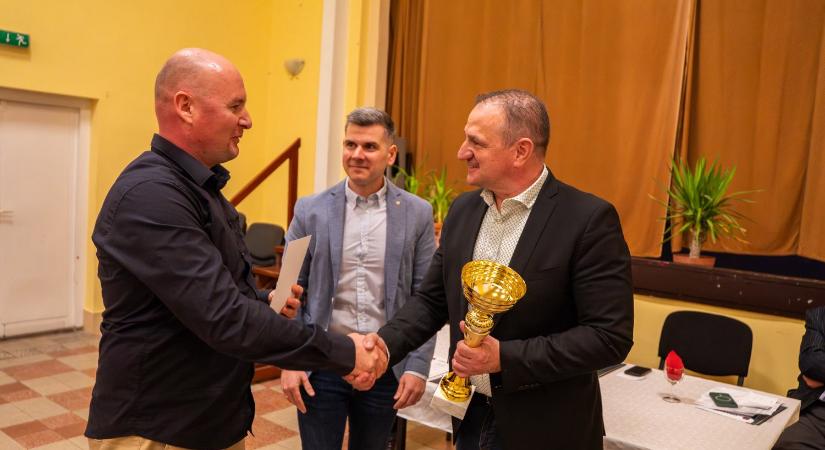 116 mintával rendezték meg a mogyorósbányai nyílt borversenyt