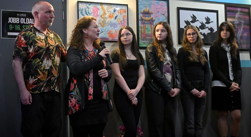 Ecsettel és fantáziával: fiatal művészek kaptak lehetőséget az egri galériában