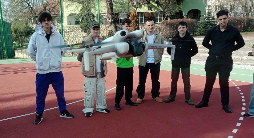 Drónozni is tanulnak a honvéd kadétok