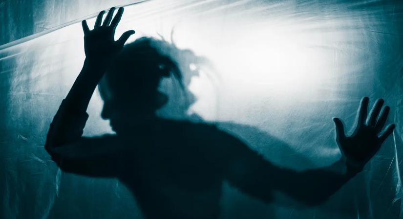 Zuhanás az álmunkban: egy orvos elárulja, miért érzünk így elalváskor