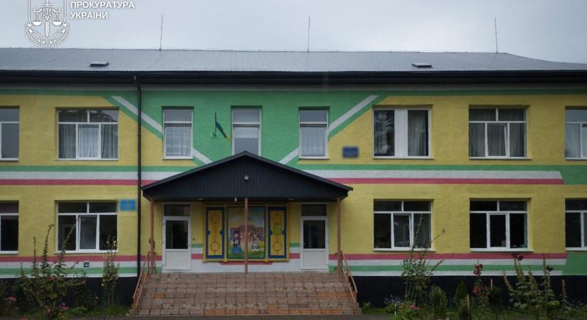 A Técsői járásban bíróság elé állítják egy óvoda igazgatóját és társait az óvoda tetőszerkezetének felújítása során elkövetett sikkasztás miatt