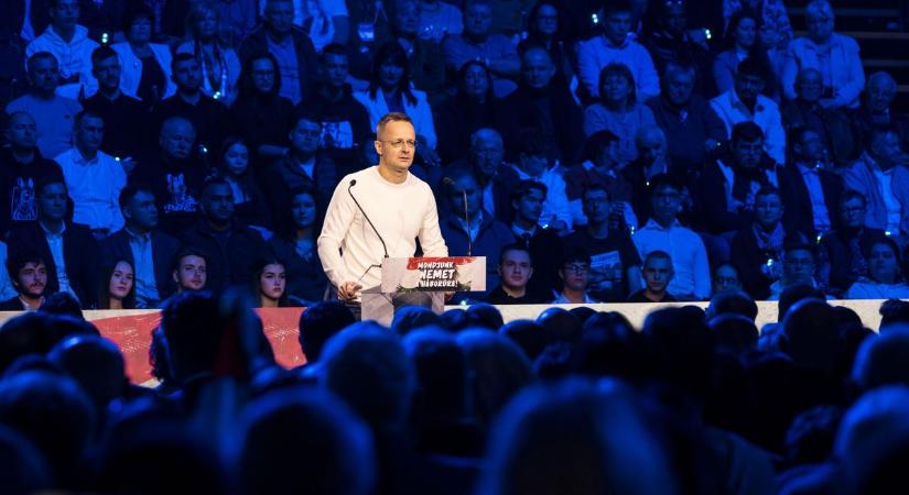 Szijjártó Péter Debrecenben: háború esetén egy feladatunk van, kimaradni belőle