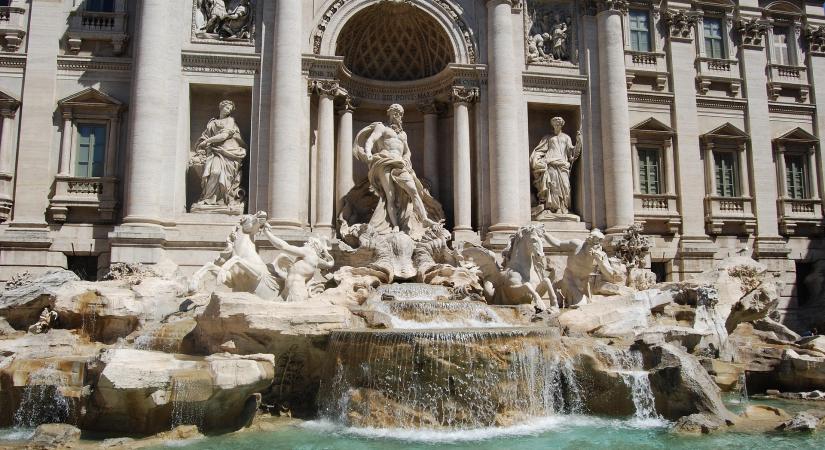 Közel félmillió eurót termelt a Trevi-kút egy hónap alatt
