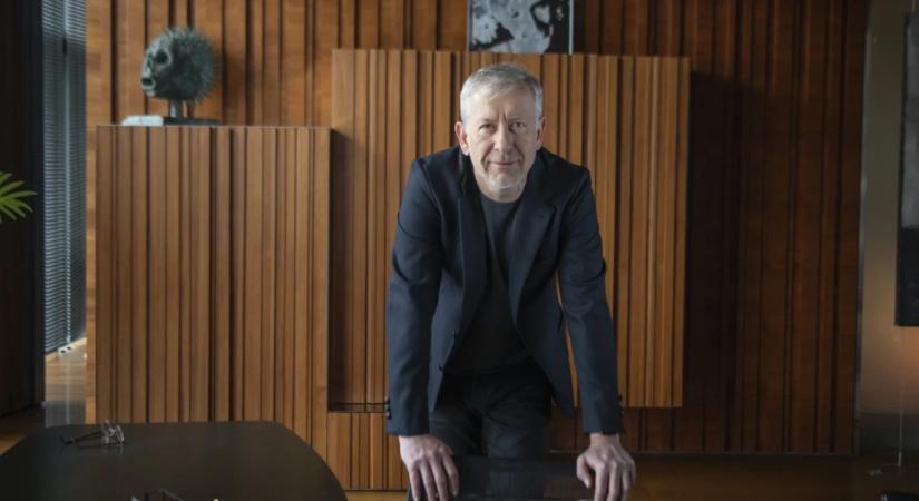 A régió legnagyobb cégbirodalmát vezette, most AI iskolát nyit, ahol a cél a kevesebb képernyőidő