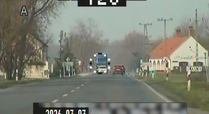 50 helyett 128 km/óra: kitalálod, hogy mennyi a bírság?