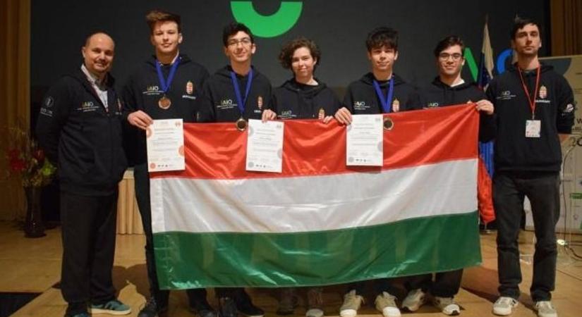 Elképesztő: pécsi diák bronzérmes a nemzetközi MI diákolimpián!