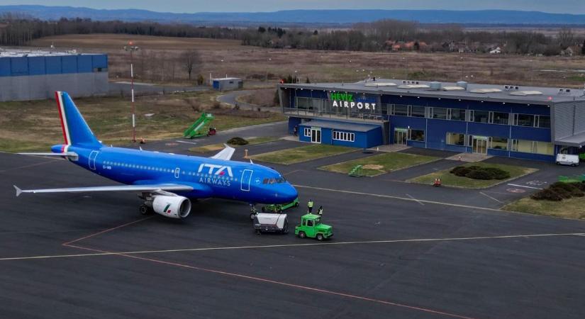 A német nyugdíjasok után mi jövünk - egy más világ vár a balatoni repülőtéren