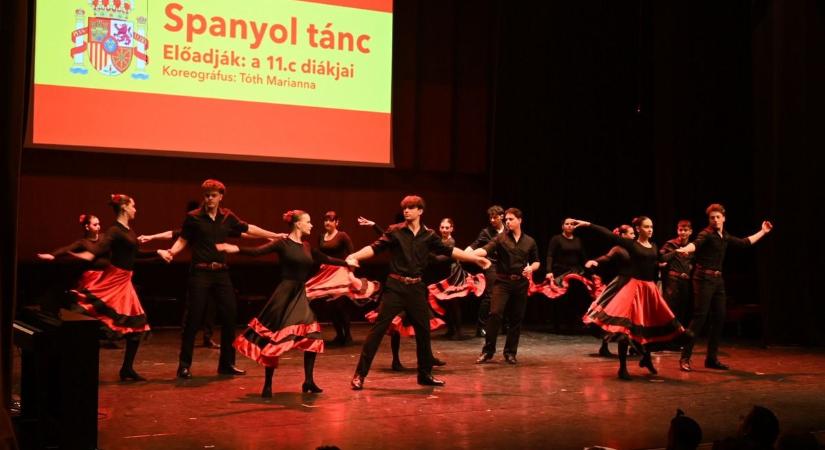 Zene, tánc és nagy találkozások – nagyszabású gálaesttel ünnepelték intézményük születésnapját – galériával, videóval