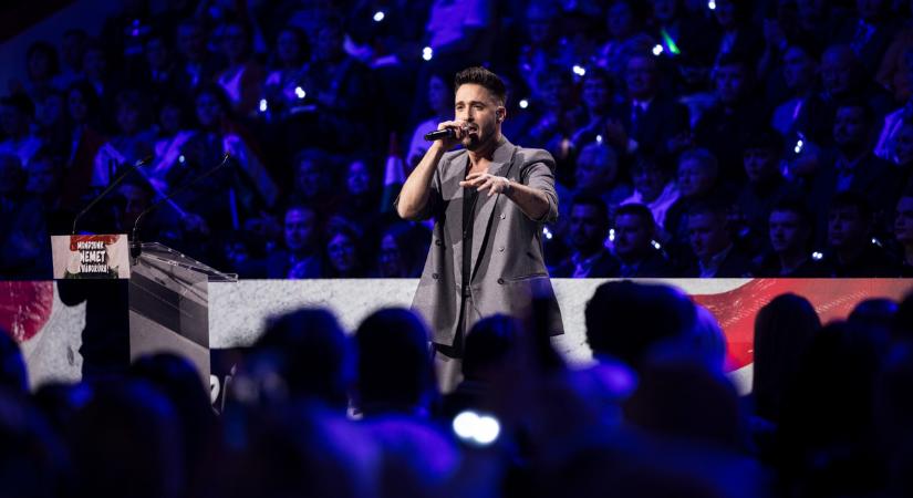 Igazi sztárdömping volt a debreceni Háborúellenes Gyűlésen - Senki nem rejtette véka alá a véleményét Zelenszkijről