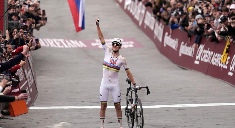 Egy 80 kilomteres szl utn, negyedszer is megnyerte a Strade Biancht Tadej Pogacar