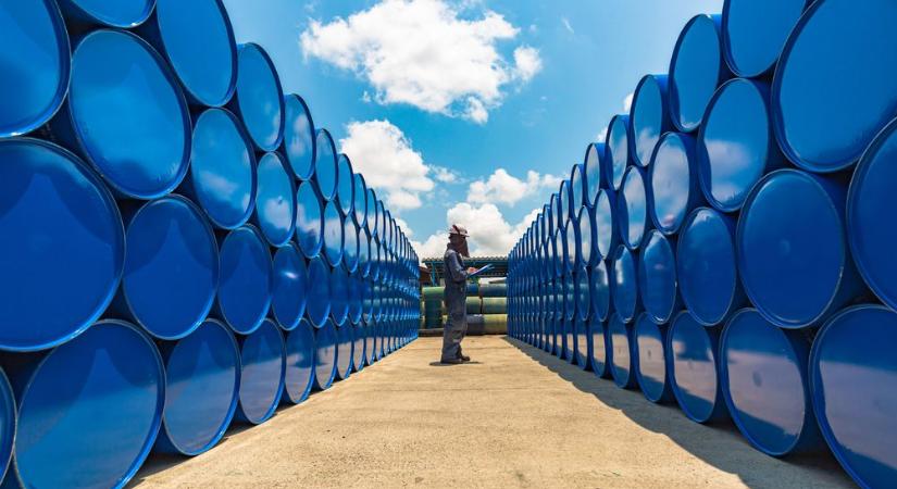 Történelmi rekordot döntött az olajár