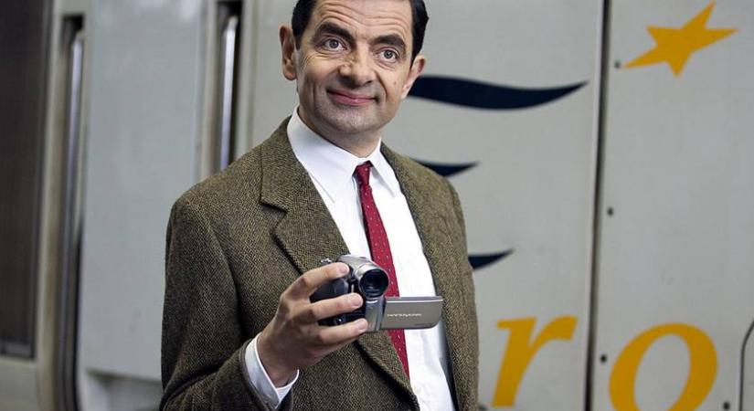 Ő Rowan Atkinson szépséges lánya: a 30 éves Lily remek művész